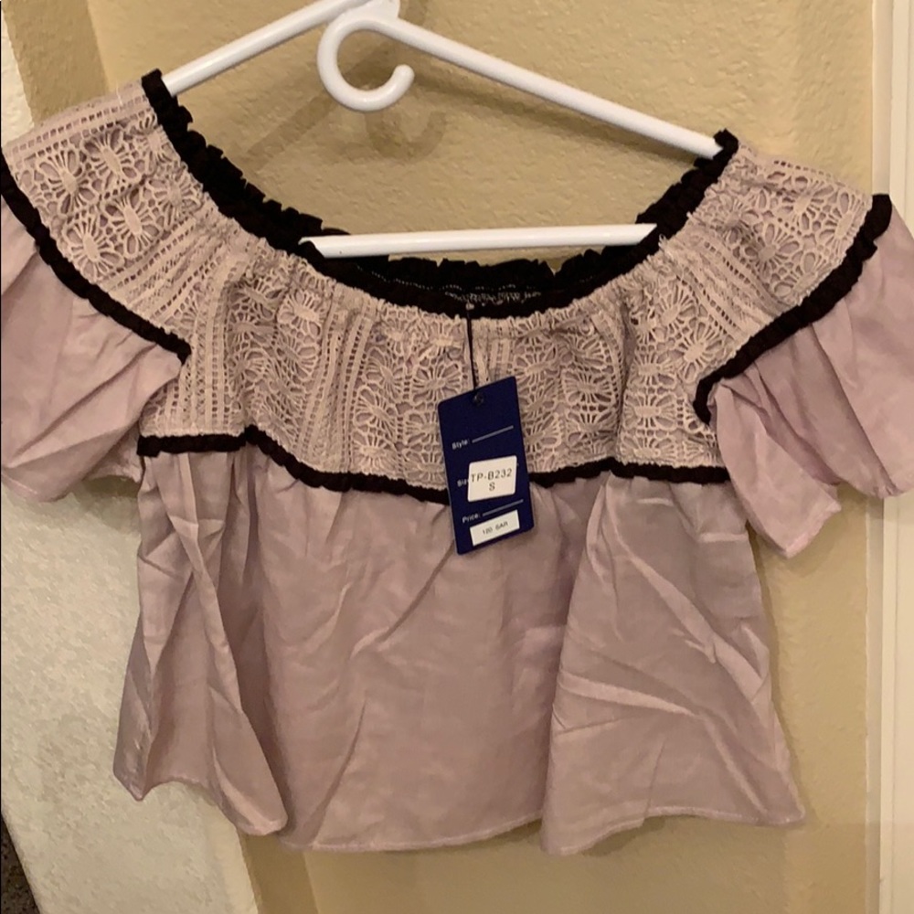 Off the shoulder crop top gray &black